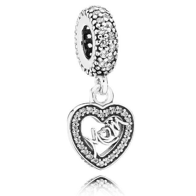 Charm Mom en el Centro del Corazón