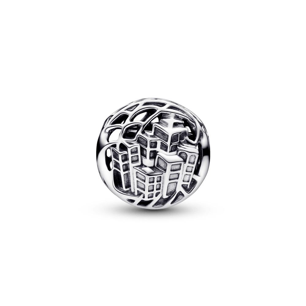 Charm Spiderman de Marvel Elevándose por la Ciudad