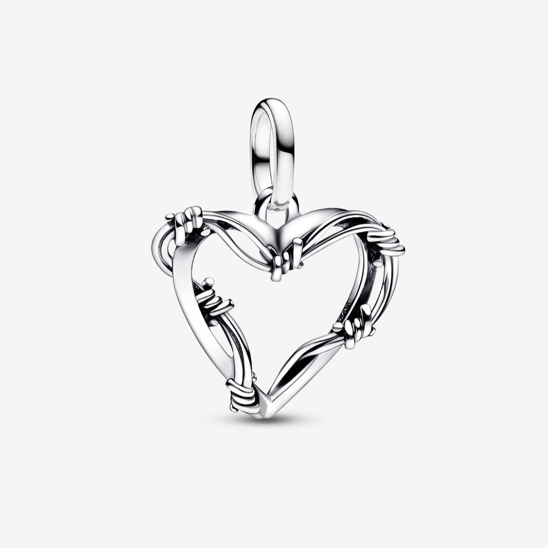 Charm Medallón Corazón de Alambre