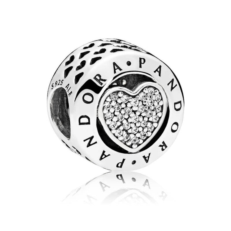 Charm Circulo Y Corazón Logo