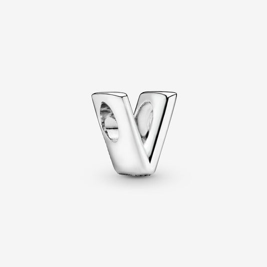 Charm letra V